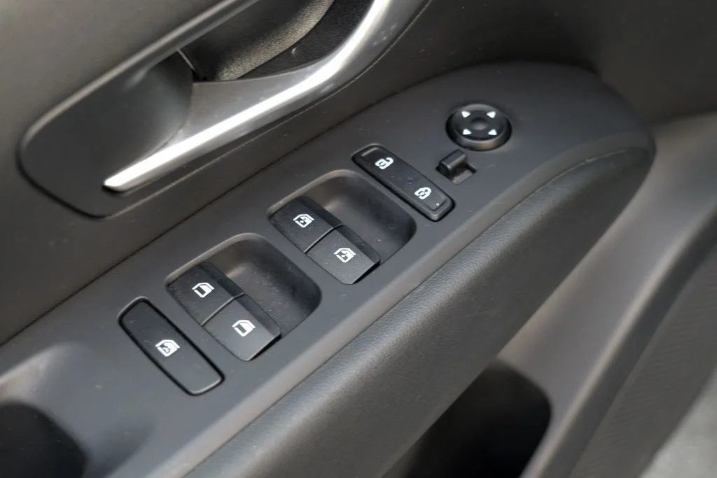 Used 2023 Shimmering Silver Hyundai SEL image 18
