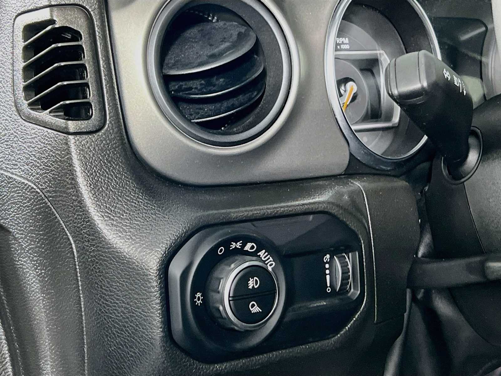 Used 2023 Sting-Gray Clearcoat Jeep Sport S image 10