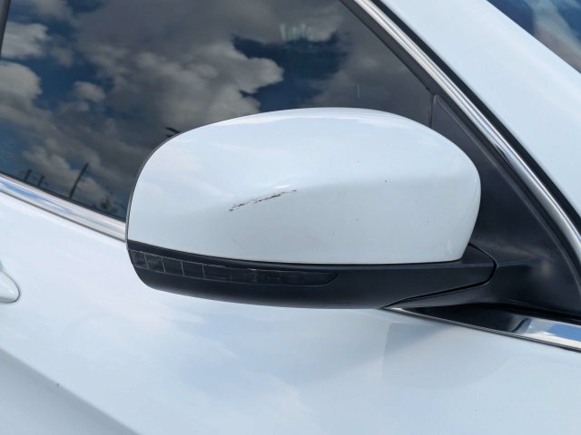 Used 2019 White Jeep Latitude Plus image 10