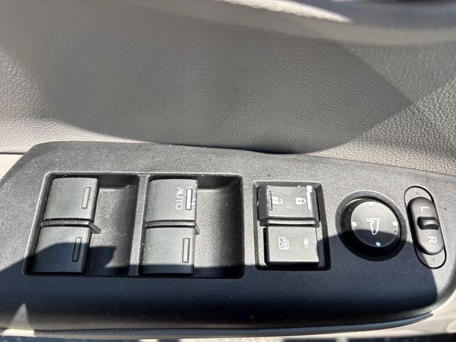 Used 2012  Honda LX image 14