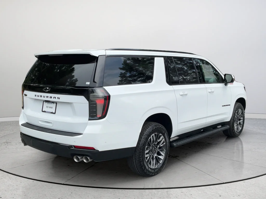 2026 Chevrolet Suburban Z71 - Photo 5