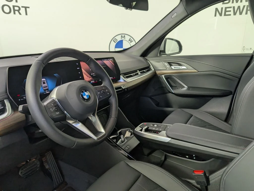 New 2026 Space Silver Metallic BMW xDrive28i image 11