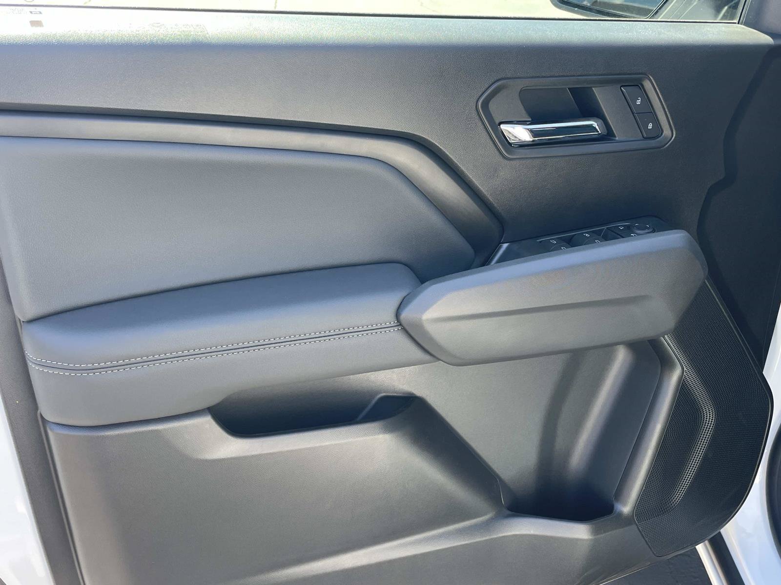 New 2026 Summit White GMC Elevation image 19