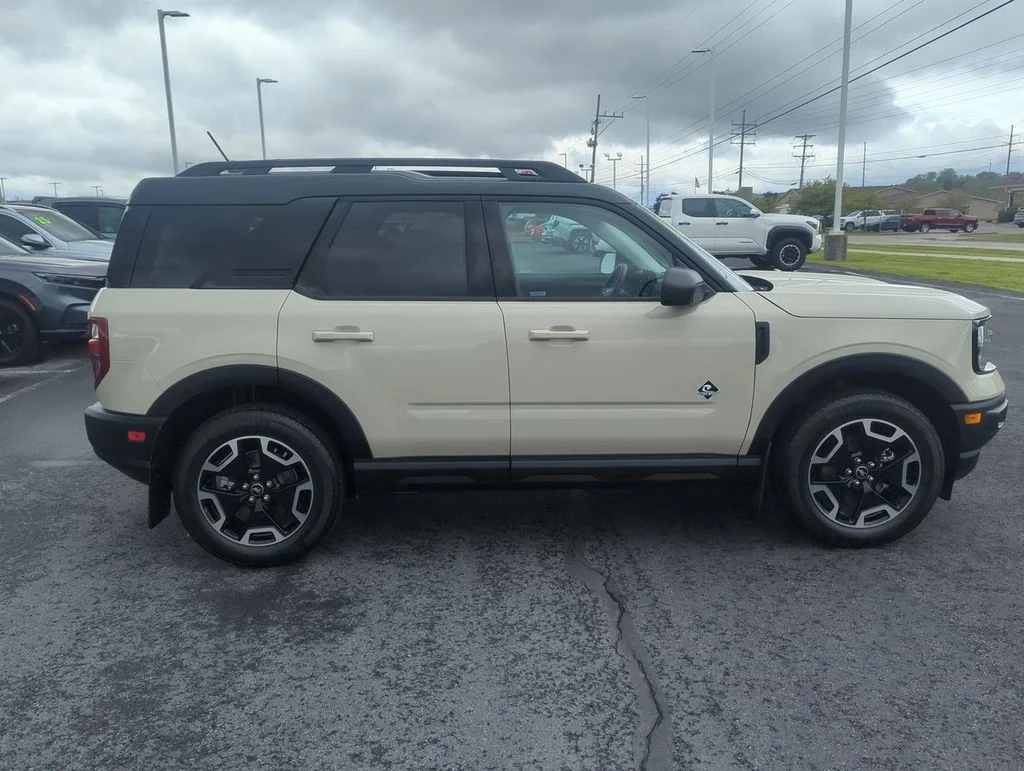 Used 2024 Beige Ford Outer Banks image 9
