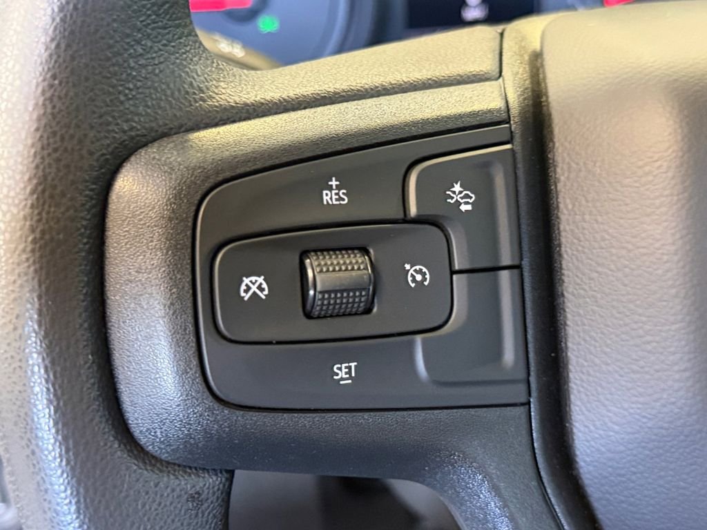 Used 2024 White Chevrolet Custom image 31