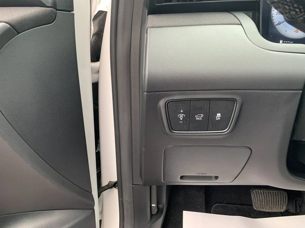 Used 2024 White Hyundai Limited image 30