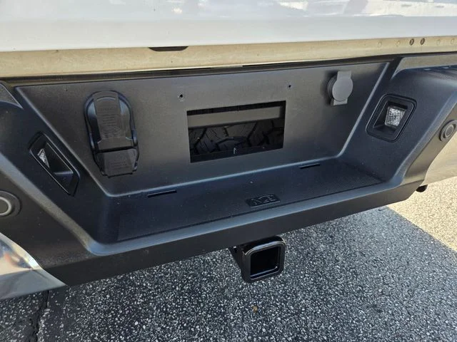 Used 2023 White Ford XL image 17