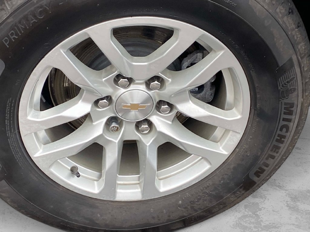Used 2024 White Chevrolet LT image 32