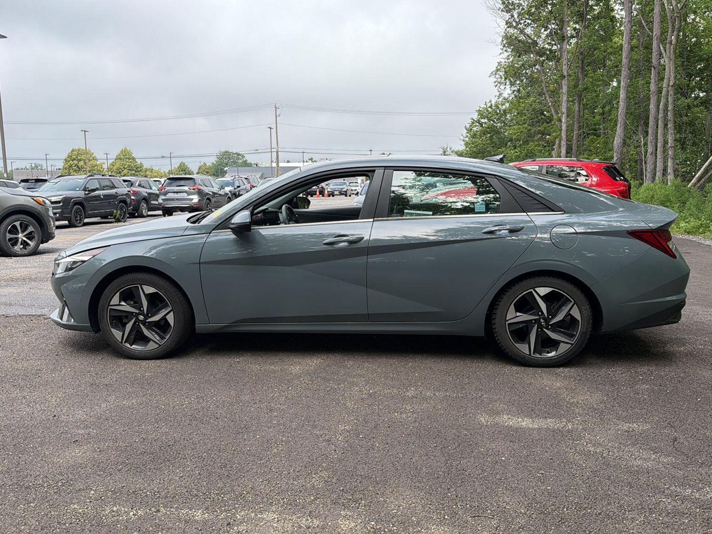 Used 2022 Electric Shadow Hyundai SEL image 11
