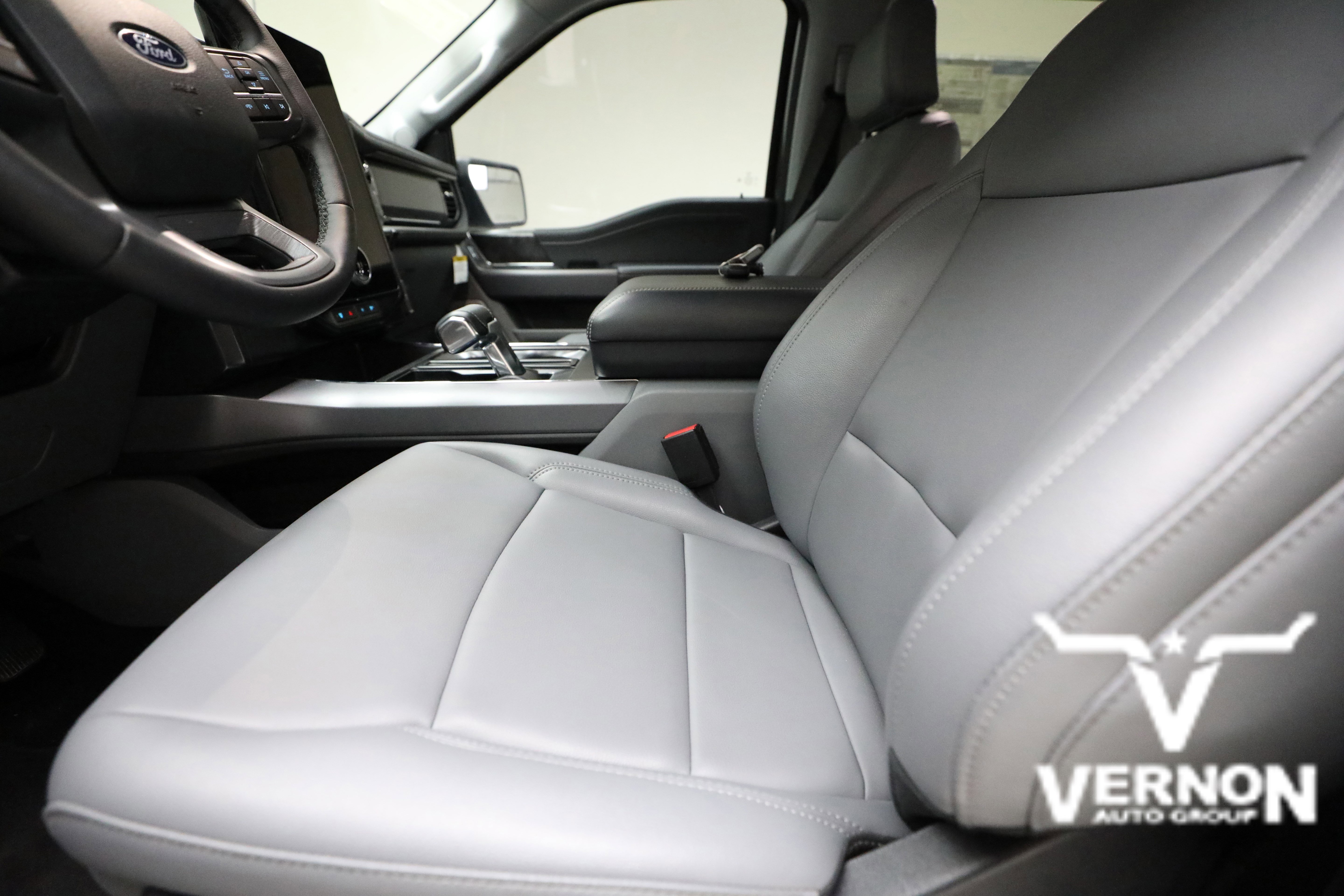2025 Ford F-150 Lightning Flash - Photo 10