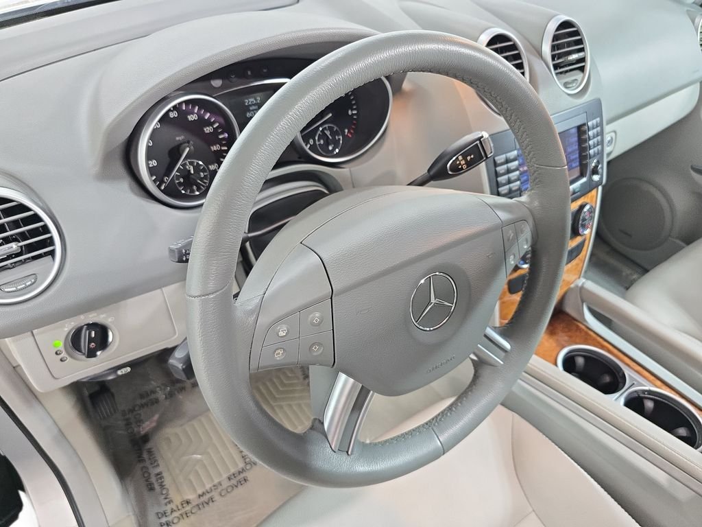 Used 2007 Silver Mercedes-Benz ML 350 image 4