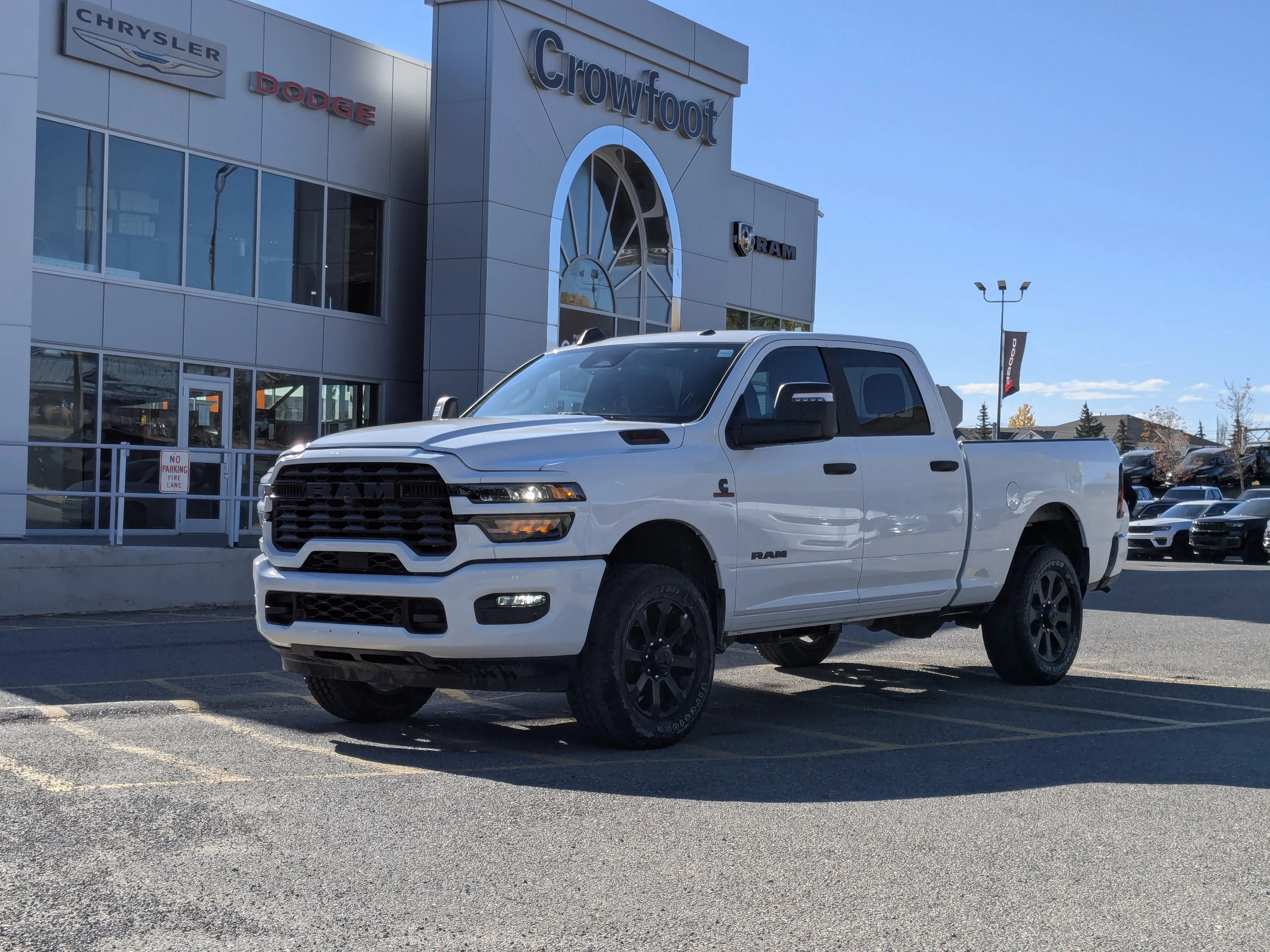 New 2026 White RAM Big Horn - 5th W & Gooseneck Prep - Level 1 Plus Grp - Cummins HO & Tons More! image 1