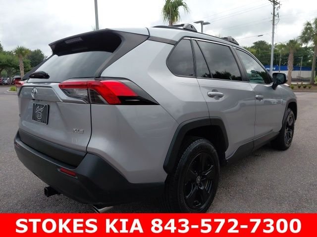 Used 2021 Silver Toyota XLE image 5