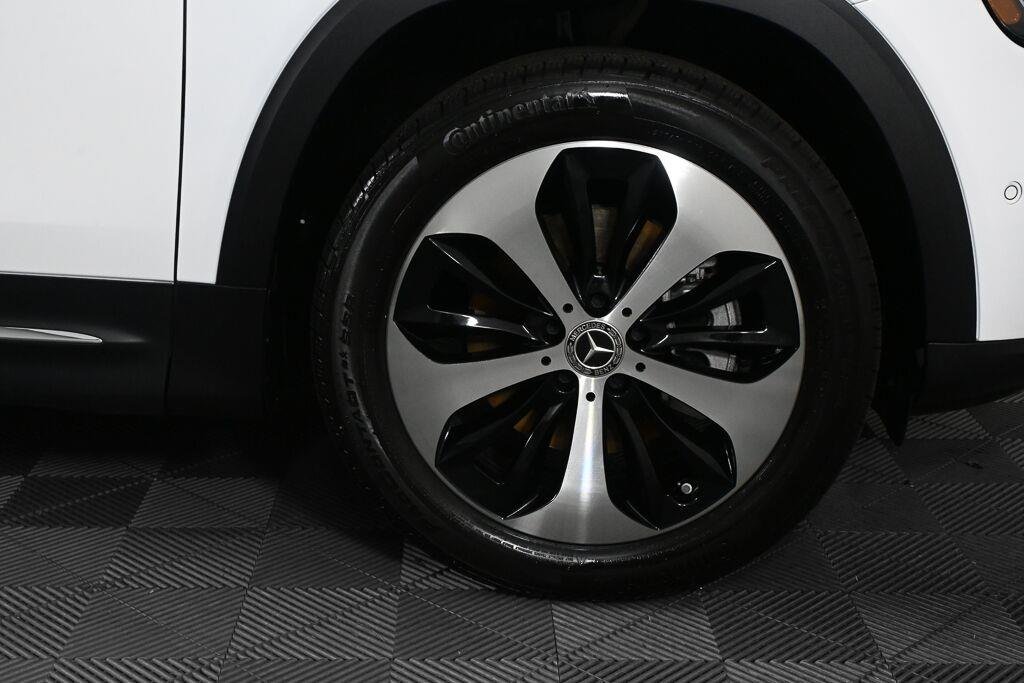 Used 2024 Polar White Mercedes-Benz GLB 250 image 36