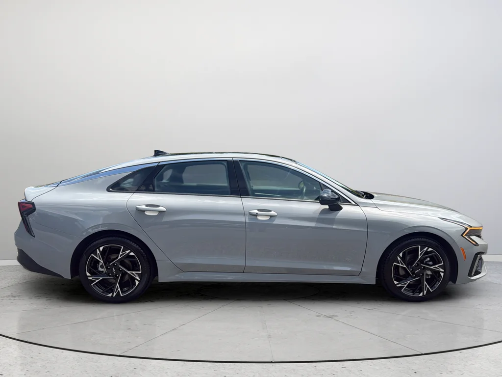 2025 Kia K5 GT-Line - Photo 6