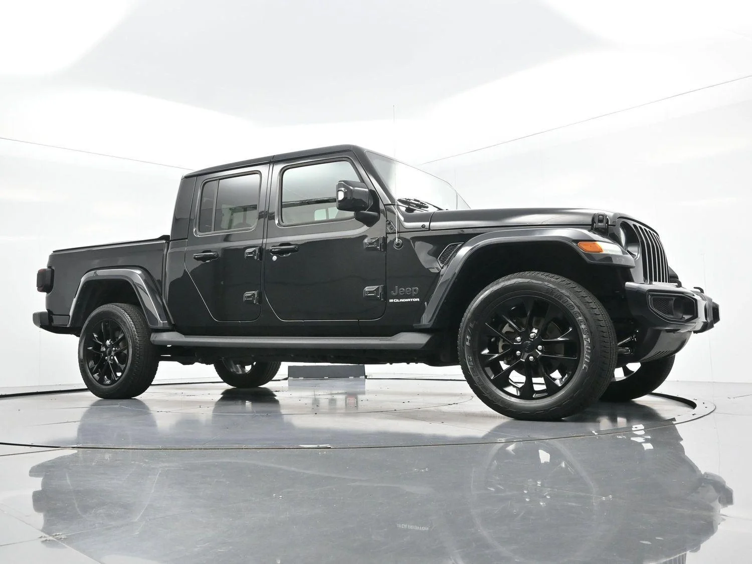 Used 2023 Black Clearcoat Jeep High Altitude image 40