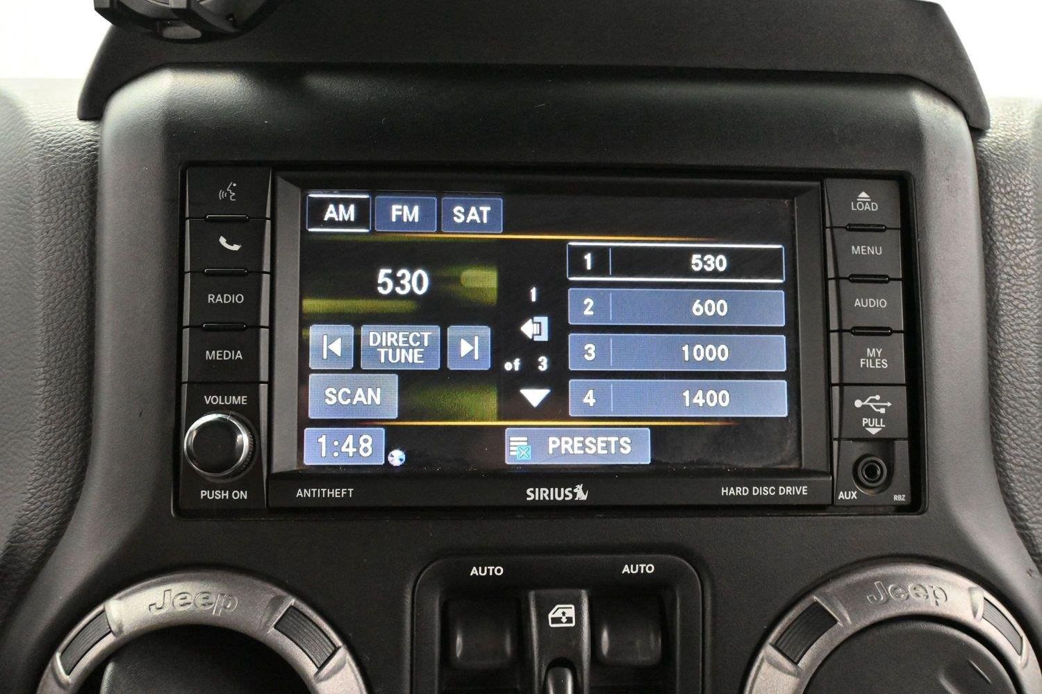 Used 2015 Bright White Clearcoat Jeep Sport image 21