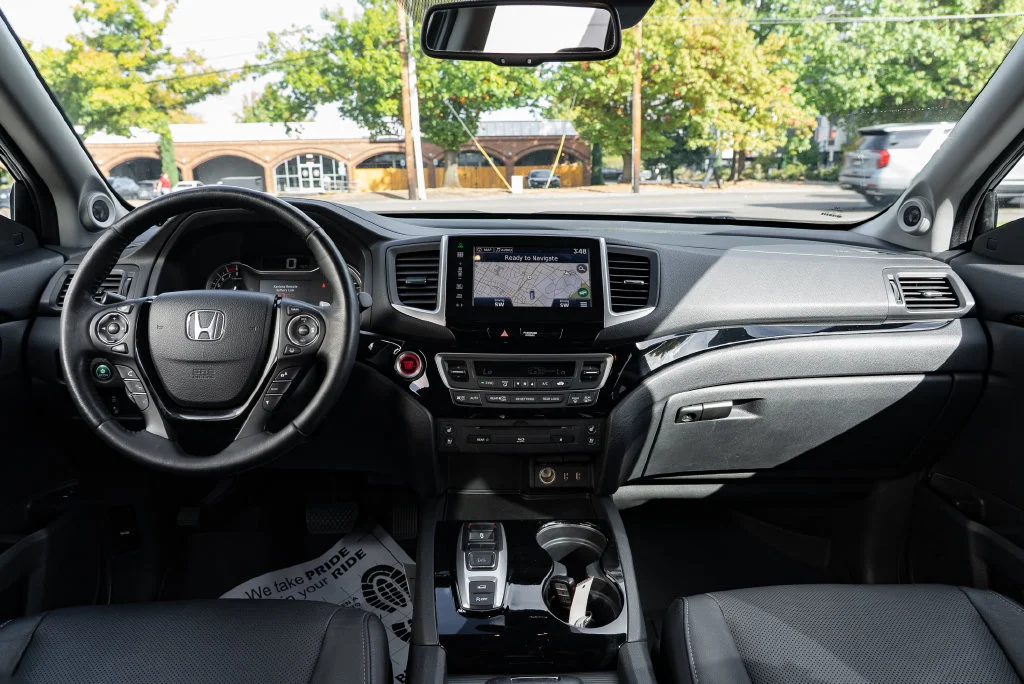 Used 2016 Black Honda Elite image 9