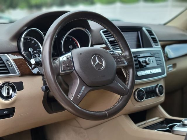 Used 2015 Black Mercedes-Benz ML 350 image 20