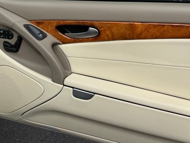 Used 2012  Mercedes-Benz SL 550 image 25