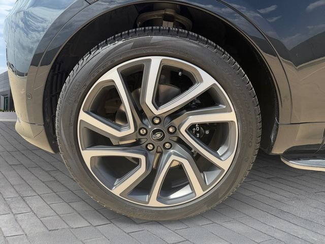 Certified Used 2024 Santorini Black Metallic Land Rover Metropolitan Edition image 9