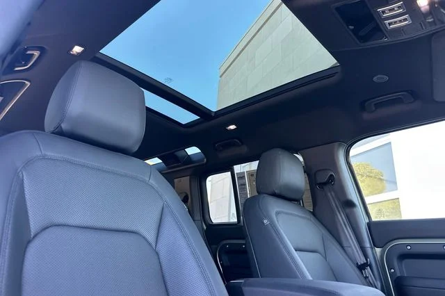 Certified Used 2025 Green Land Rover S image 15
