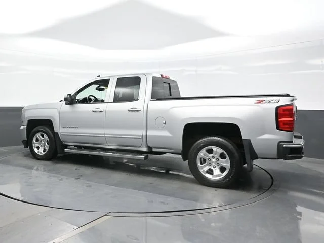 Used 2018 SILVER ICE METALLIC Chevrolet LT image 3
