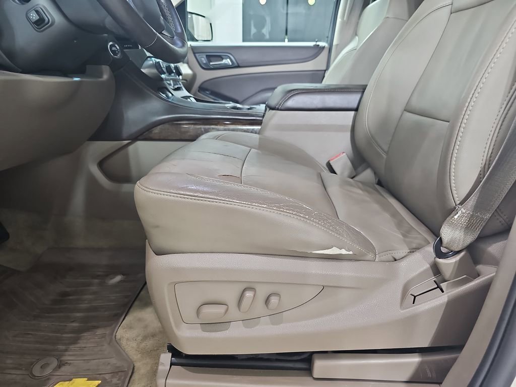 Used 2015 CHAMPAGNE SILVER METALLIC Chevrolet LT image 37