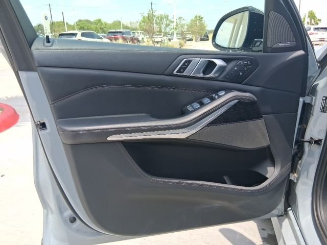 Used 2024 Gray BMW xDrive40i image 13