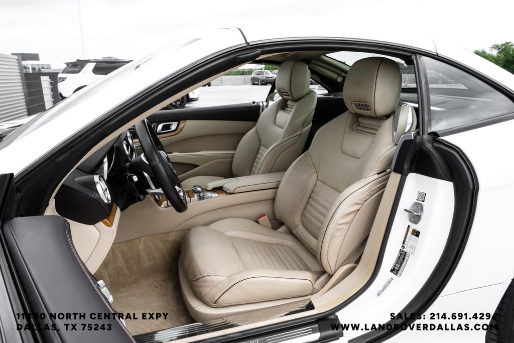 Used 2018 White Mercedes-Benz SL 550 image 40