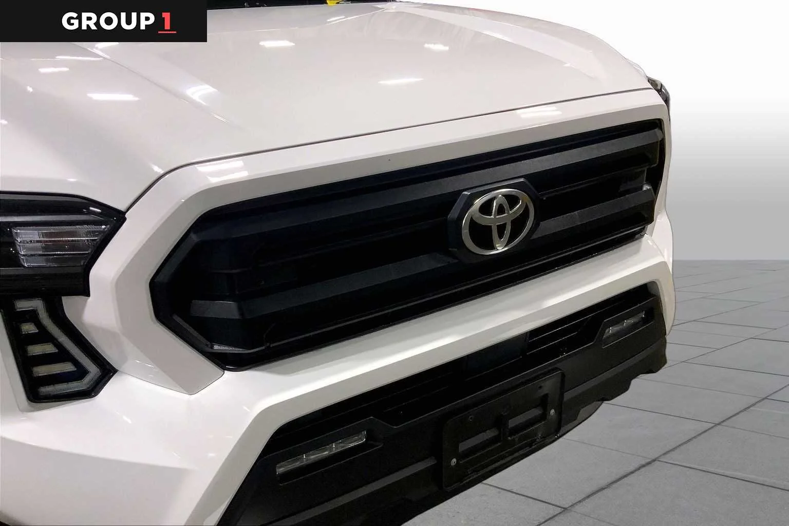 Used 2025 Ice Cap Toyota SR5 image 30