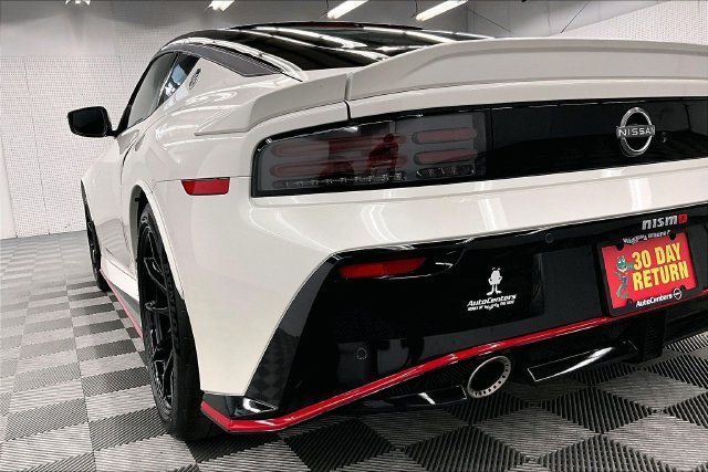 New 2027 Pearl White TriCoat/ Super Black Two Tone Nissan NISMO image 21