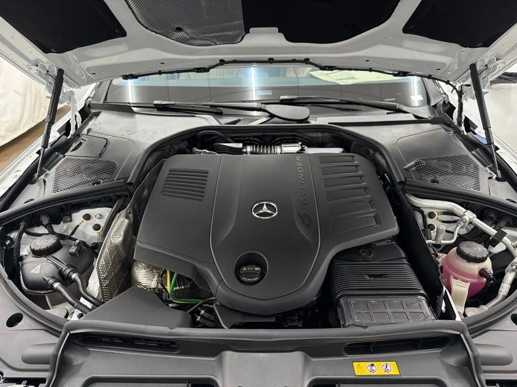 New 2027 White Mercedes-Benz S 500 image 32