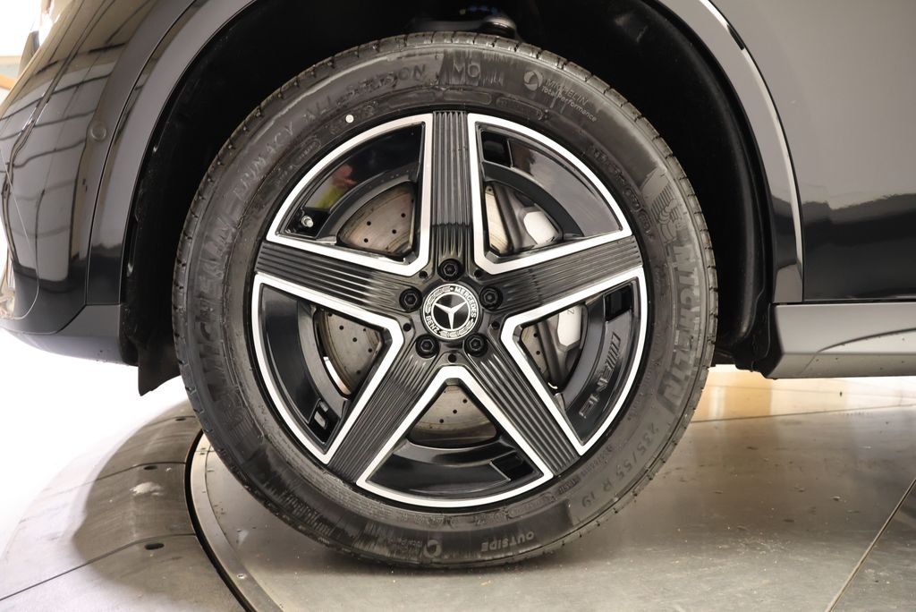 New 2026 Black Mercedes-Benz GLC 300 image 11