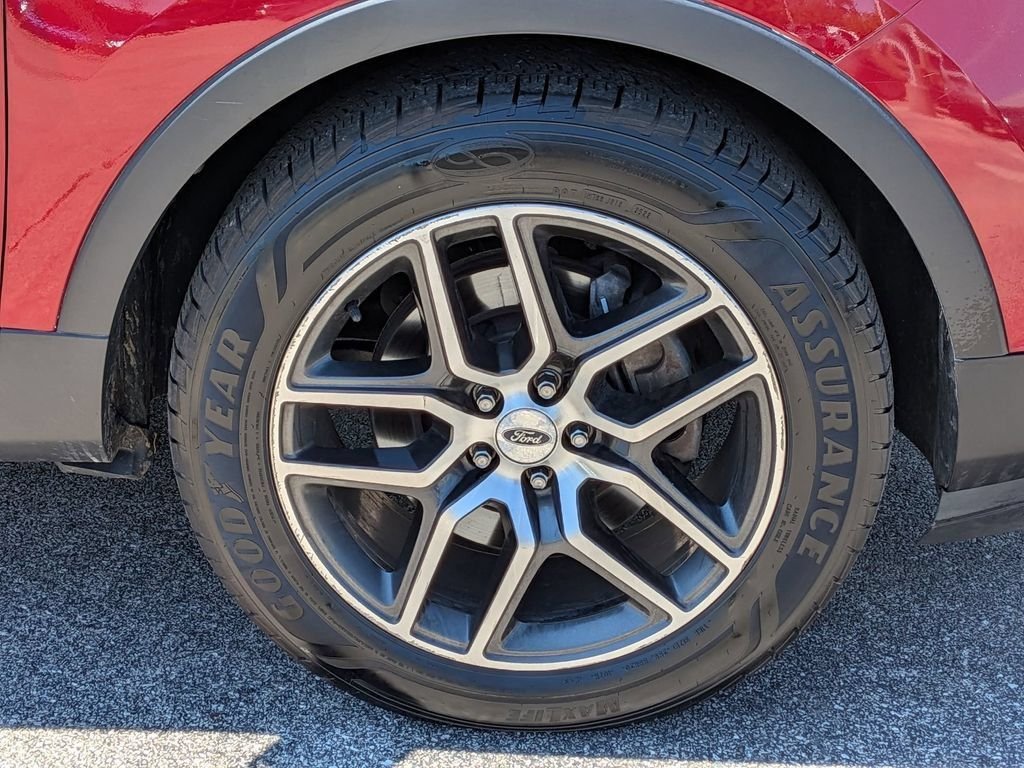 Used 2016 Red Ford Sport image 15