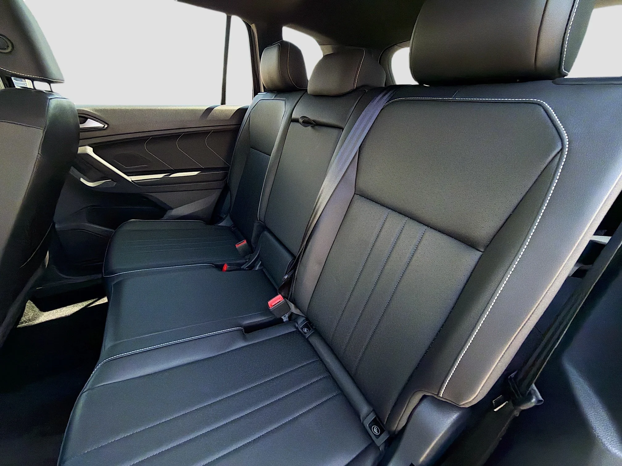 Used 2023 Deep Black Volkswagen SE R-Line Black image 19
