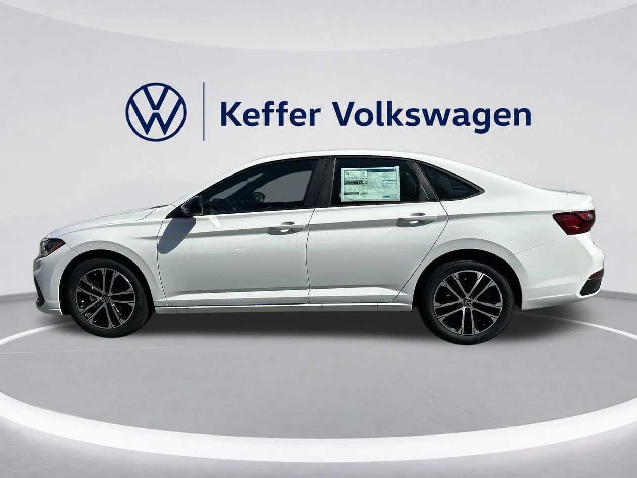 New 2026 White Volkswagen 1.5T Sport image 2