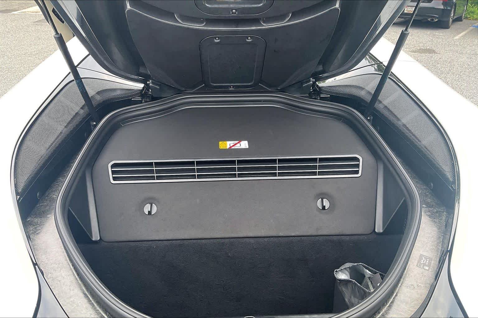 Used 2019 Crystal White Pearl Metallic w/Frozen Gray Accent BMW  image 28