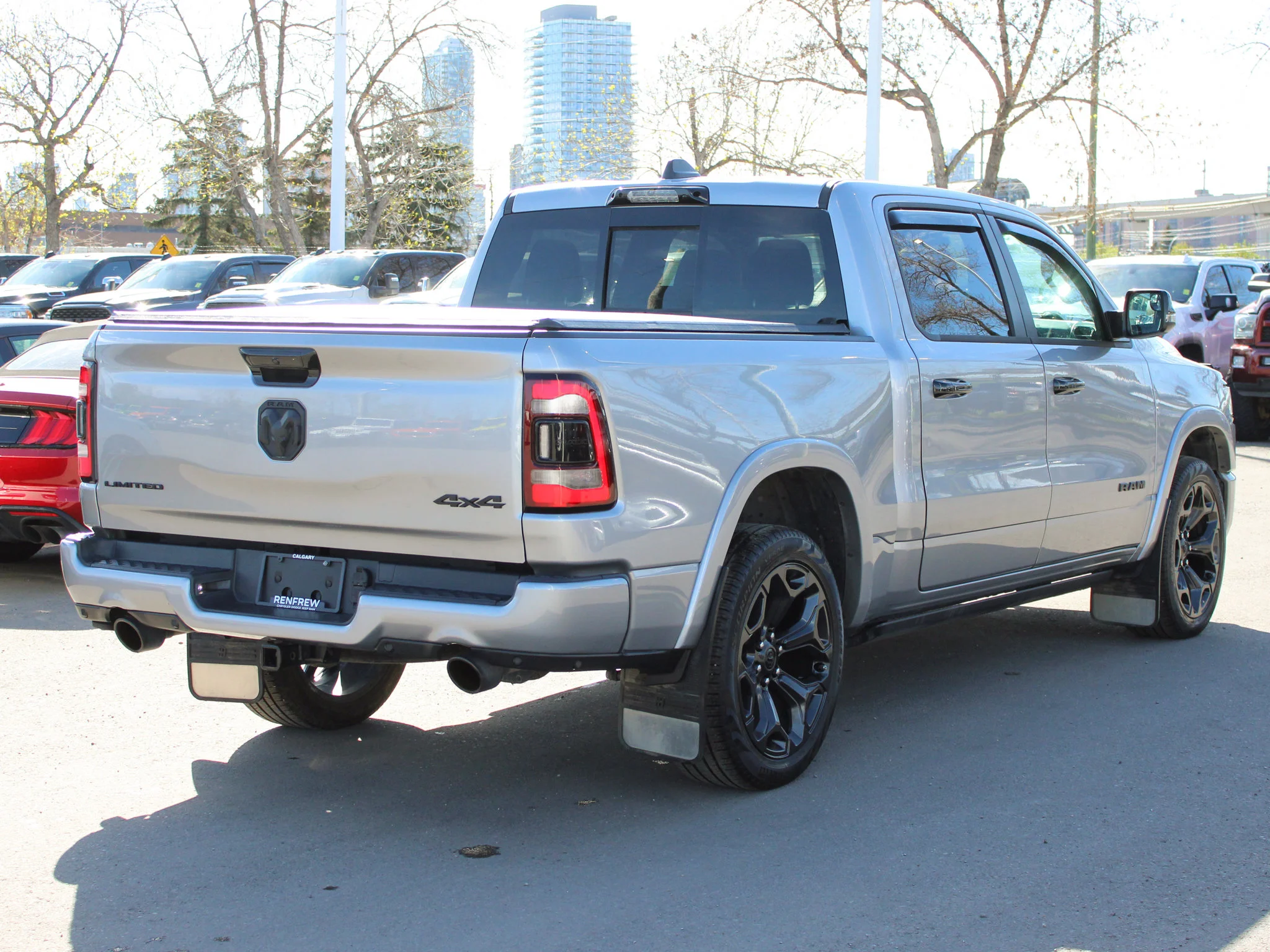 Certified Used 2024 Silver RAM Limited * No Accidents | HEMI V8 | Running Boards | Head-Up Display | 3.92 Axle Ratio | Navigation image 19