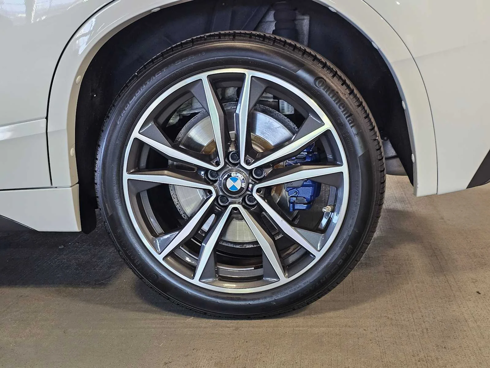 Used 2020 Alpine White BMW M35i image 8
