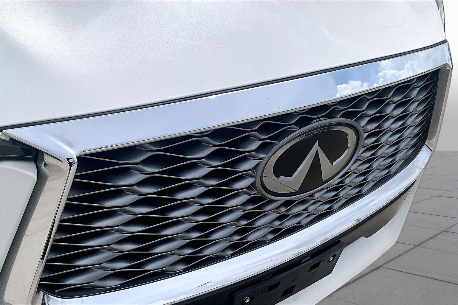 Used 2023 Majestic White INFINITI LUXE image 29