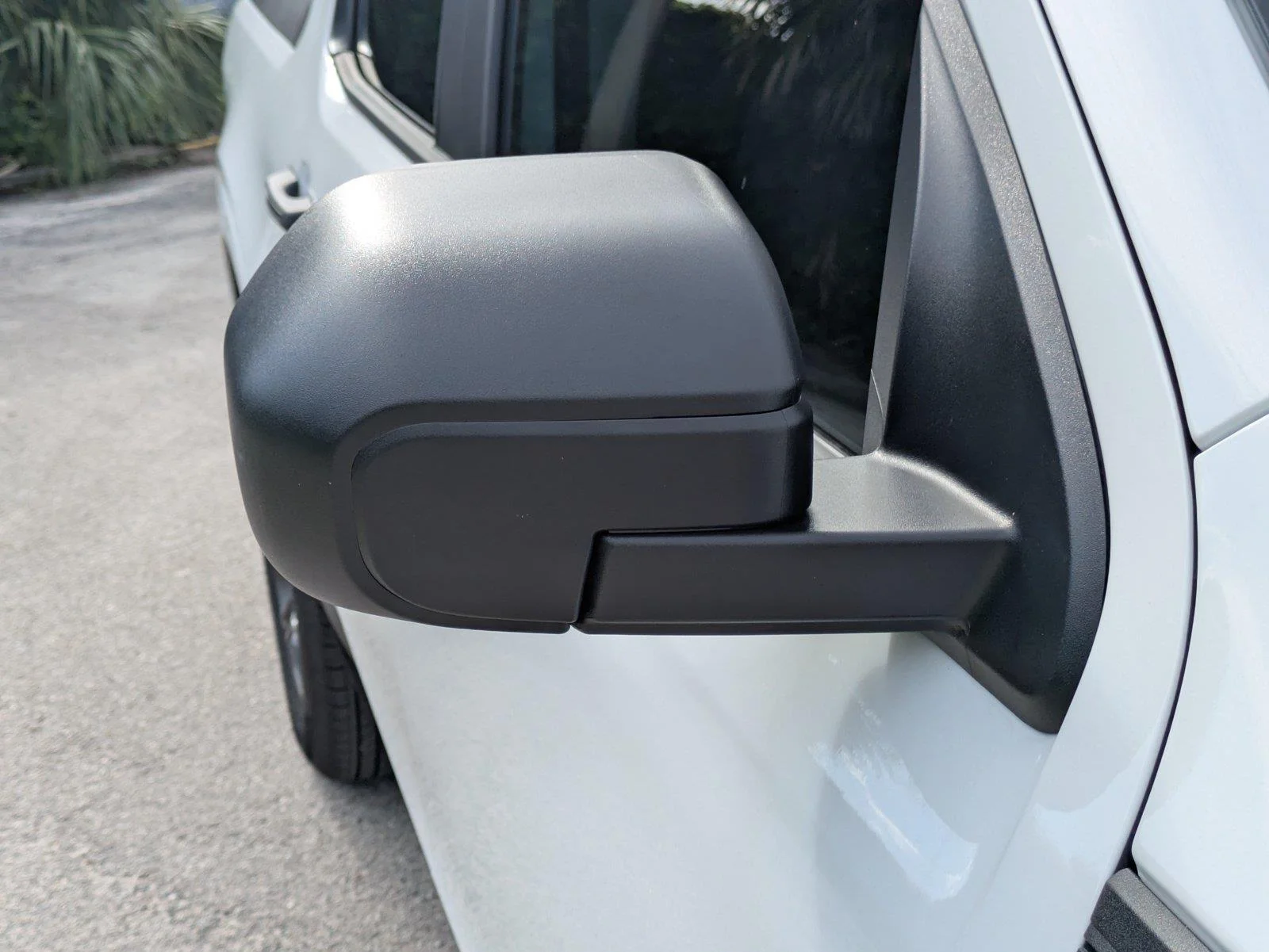 New 2026 Oxford White Ford XLT image 13