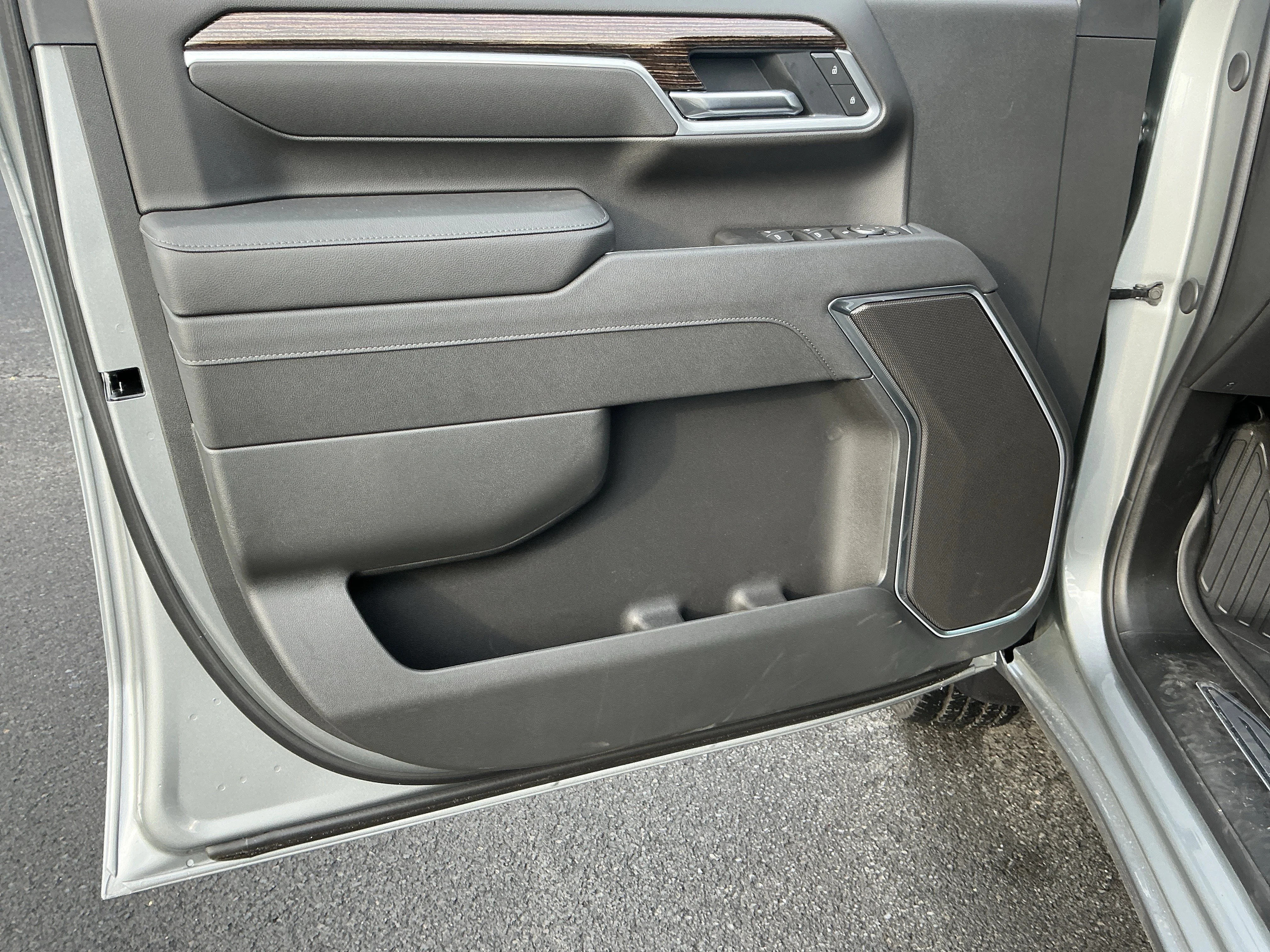 New 2026 Sterling Metallic GMC SLE image 13