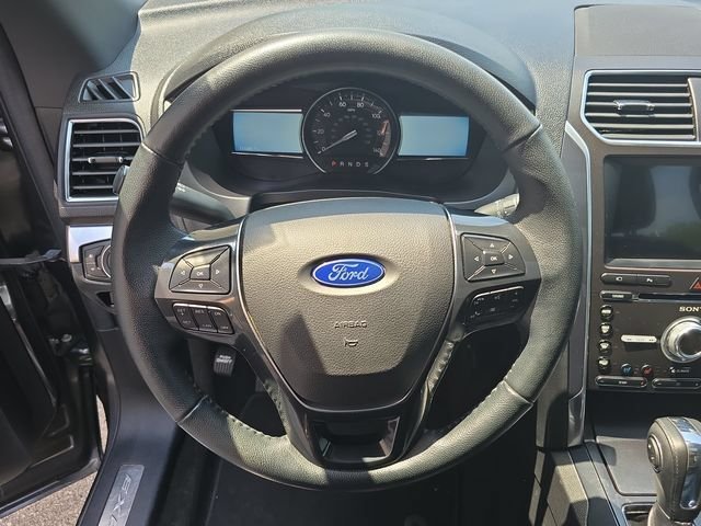 Used 2018 Gray Ford Limited image 25