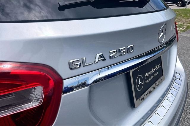 Used 2015 Silver Mercedes-Benz GLA 250 image 26