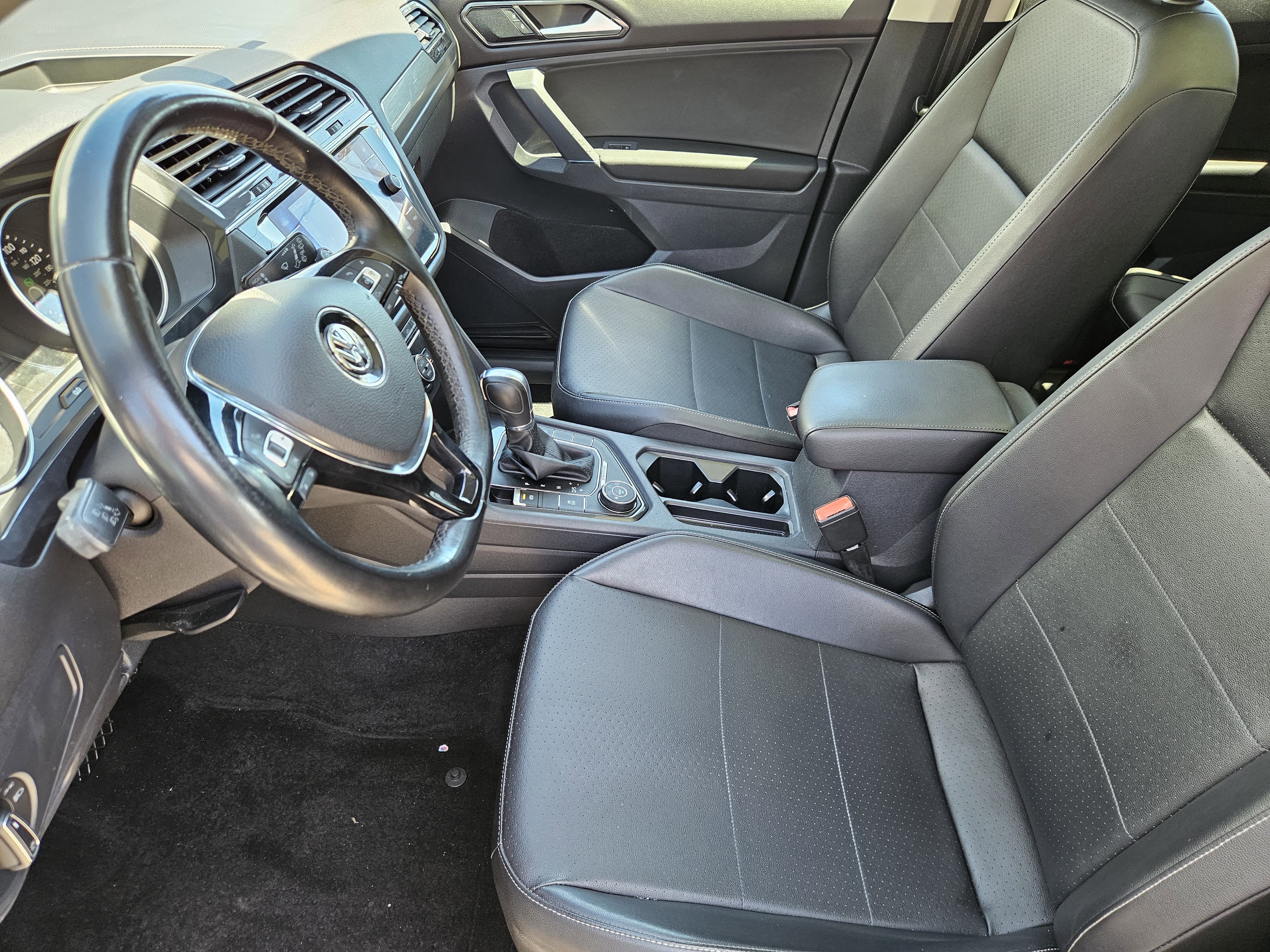 Used 2018 GRAY Volkswagen 2.0T SE 4Motion image 14