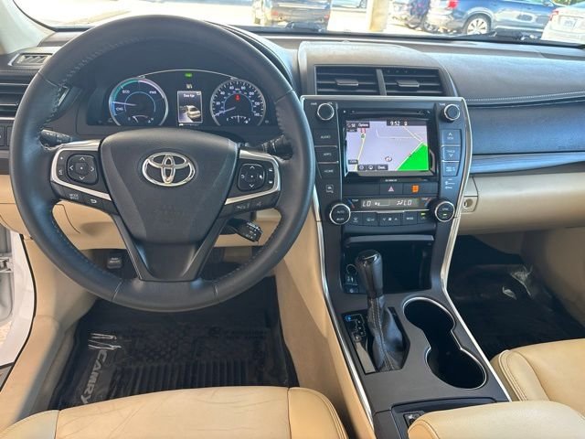 Used 2017 White Toyota XLE image 9