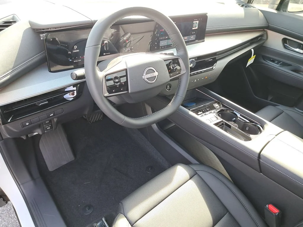 New 2026 White Nissan SL image 18