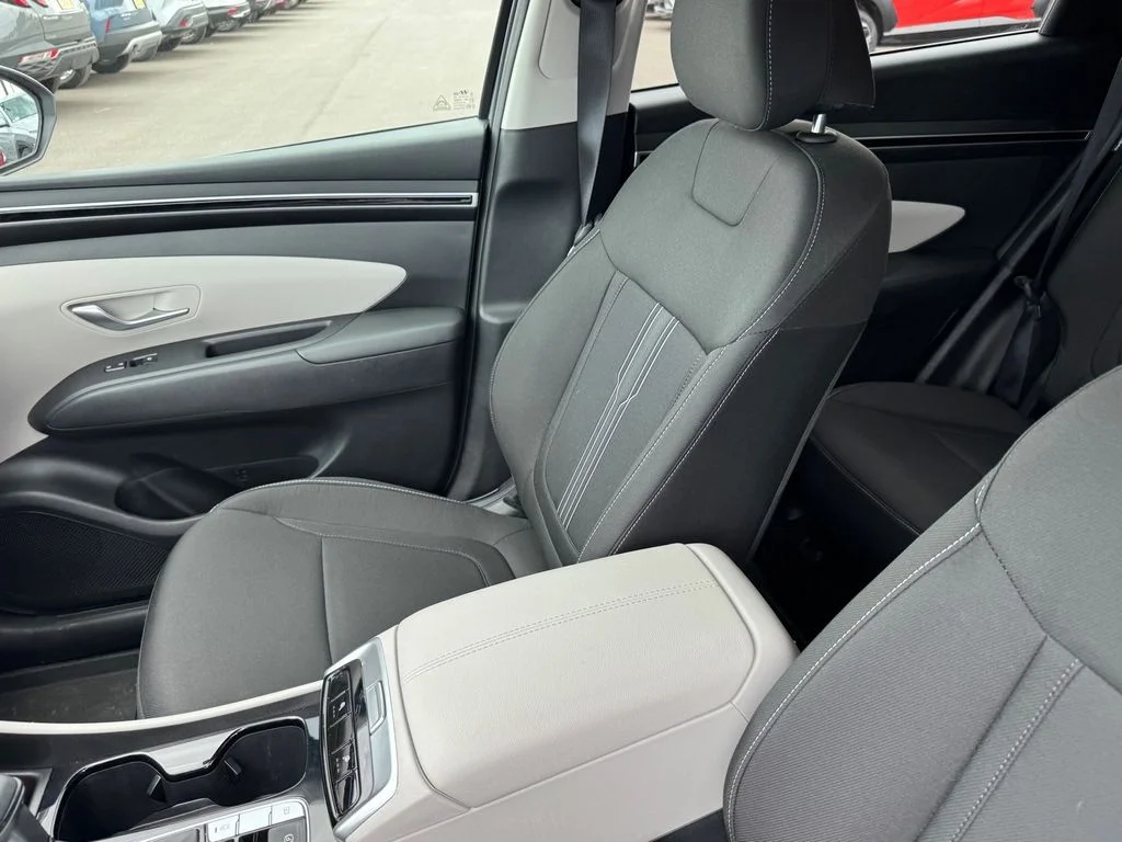 Used 2024 Silver Hyundai SEL image 10