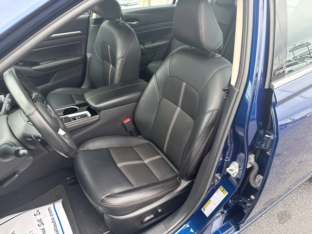Used 2024 Blue Nissan 2.5 SR image 16